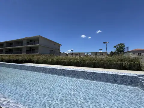 Casa de 4 dormitorios en Pilar con jardin y amenities