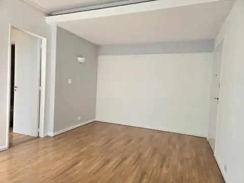 2 AMB. SUPER LUMINOSO. IMPECABLE PARA MUDARSE YA !