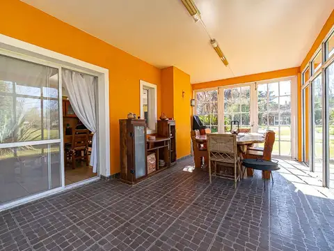 VENTA CASA 4 AMB GUERNICA BARRIO EL PARAISO PILETA