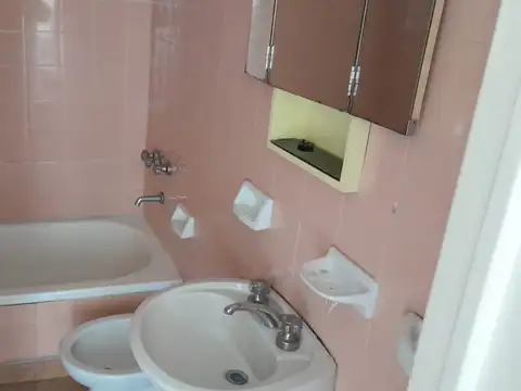 LINDO Y AMPLIO 3 AMBIENTES AL FRENTE CON BALCON  SOLO PARA PROFESIONAL