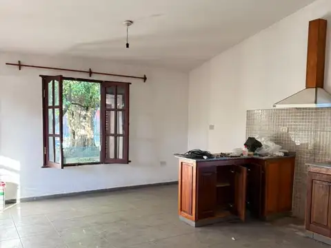 Casa 2 ambientes con 1 baño