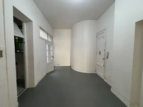 Oficina 3 ambientes con 1 baño
