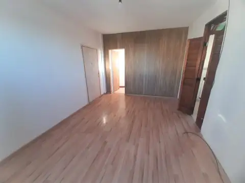 Unanue 100, Piso 8