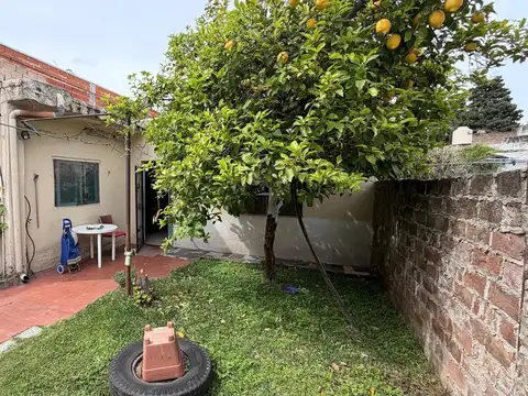 Casa 4 ambientes con 1 baño