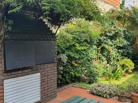 CASA FRENTE  COCHERA JARDIN 146M2
