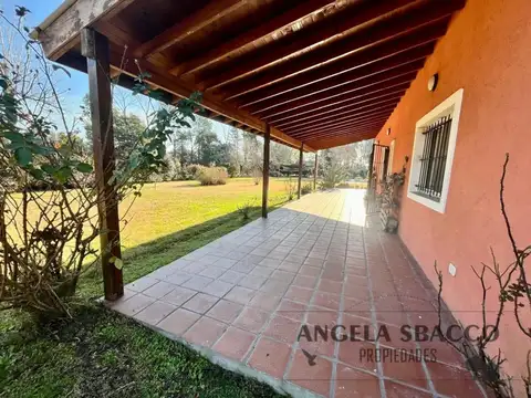 Hermosa Casa quinta en Barrio Altos de Robles. APTO CREDITO!
