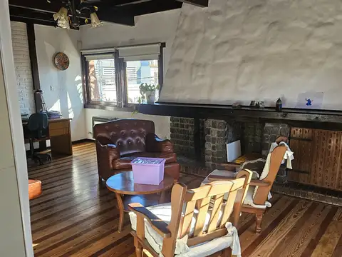 Departamento tipo casa en venta en Florida Mitre/Este  165 m2  -COCHERA.-