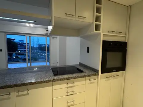 Departamento en Alquiler con 1 cocheras