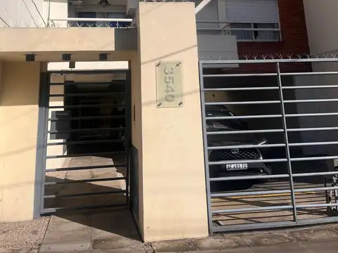 Venta Depto. con excelente ubicación y en muy buen estado Olivos