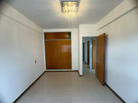 VENTA DEPARTAMENTO 3 AMBIENTES CON COCHERA EN CASEROS