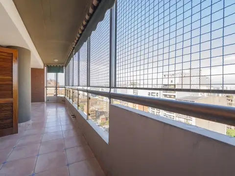 Departamento 5 ambientes con 4 baños