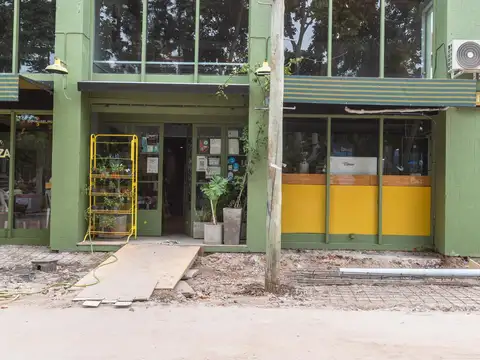 Local en Venta 49 años