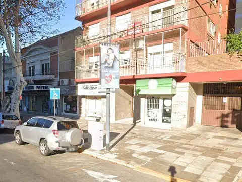 Avenida Maipú e/ Doctor Tomás Manuel de Anchorena y Capitán Justo G. de Bermúdez