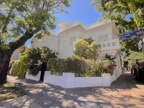 CASA EN VENTA 6 AMB VICENTE LOPEZ TERRAZA COCHERA