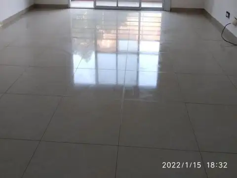 ¡Hermoso departamento monoambiente con balcón!
