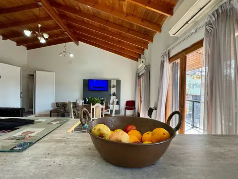 Depto Tipo Casa 5 ambientes con 2 baños