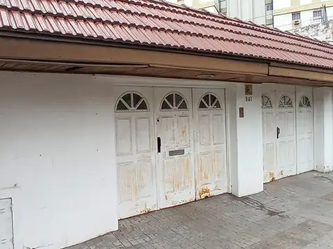 VENTA CASA 4 AMBIENTES FLORESTA OFICINAS PERMUTA