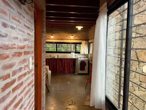 Casa 2 ambientes con 1 baño
