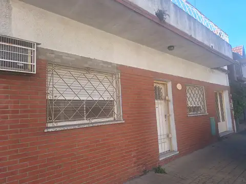 Casa en venta 4 amb con cochera  en Villa Bosch