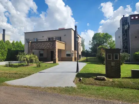 CASA EN VENTA "BARRIO MALIBU" (CANNING) / CON ESCRITURA