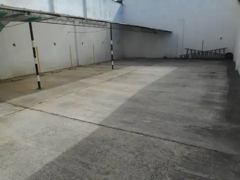 VENTA 8 COCHERAS 227M²  TOTAL  - M BUEN ESTADO A MTS. AV. S. MARTÍN