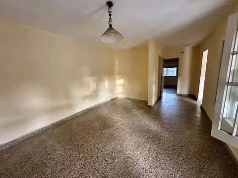 AMPLIA CASA EN AGUAS VERDES CON PARQUE PROPIO