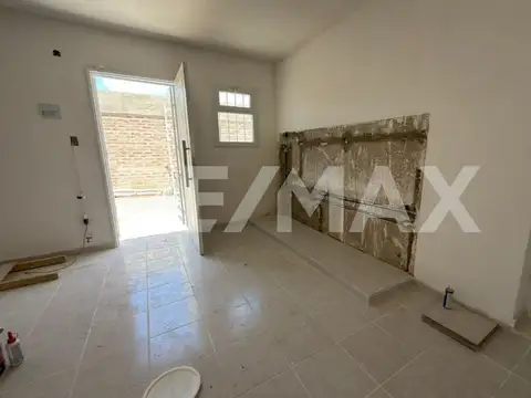 Casa 4 ambientes con 1 baño