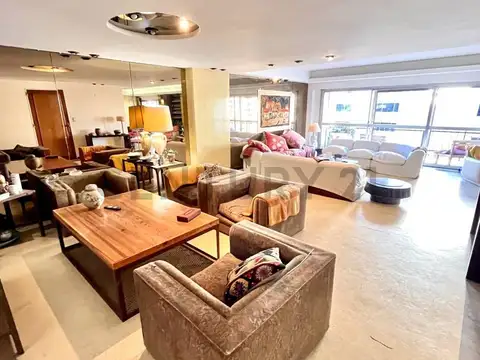 Departamento en Venta de 8 ambientes