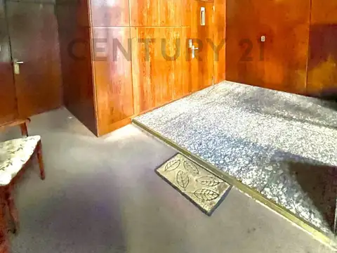 Departamento 8 ambientes con 2 baños