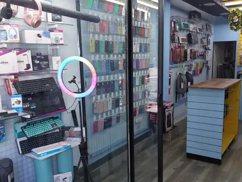 EXCELENTE LOCAL 43 MTS + 46 MTS SOTANO