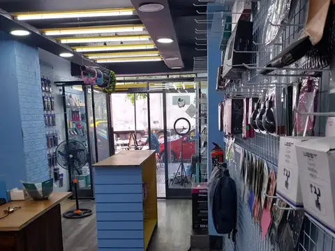 EXCELENTE LOCAL 43 MTS + 46 MTS SOTANO