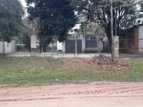 CASA/TERRENO / RIO HERNANDARIA