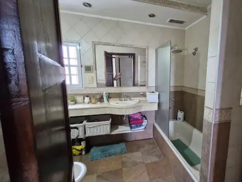 CASA DE 4 HABITACIONES. B° VILLA AMÉRICA. CAPITAL