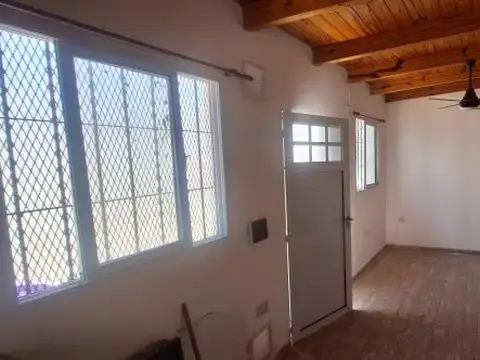 Casa en Alquiler en Alberdi, $ 650.000