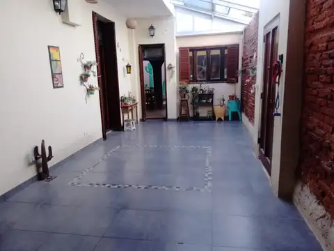 RAMON FALCON 3700, Piso pb