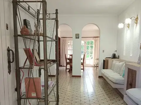 CASA 5 AMBIENTES-PILETA