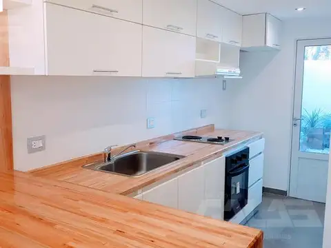 Depto Tipo Casa 2 ambientes con 1 baño