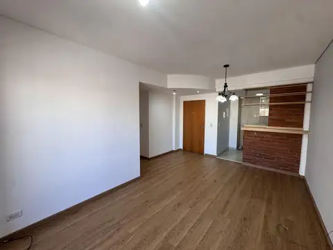 Semipiso 3 amb c/ balcón y vista abierta | Cocina independiente | Flores
