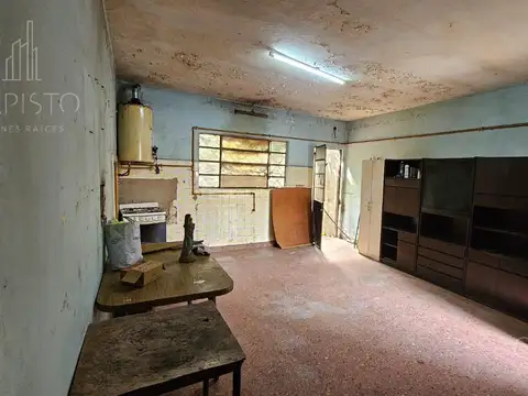 Casa  en venta 3 ambientes, mñas Local en San Andrés a reciclar (frente Colegio Agustiniano!)