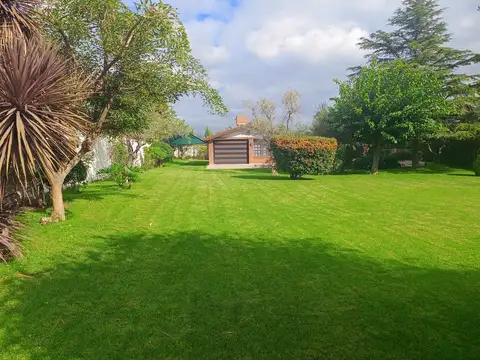 Casa en Venta con 2 cocheras