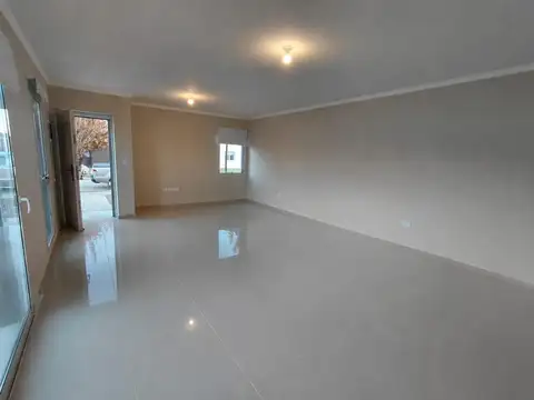Casa 3 ambientes con 2 baños