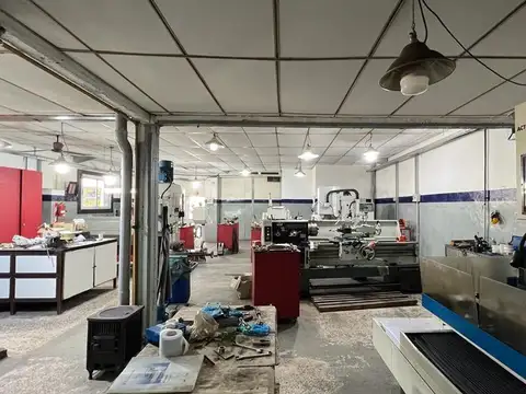 Galpón en venta - 4 Ambientes - Mercedes