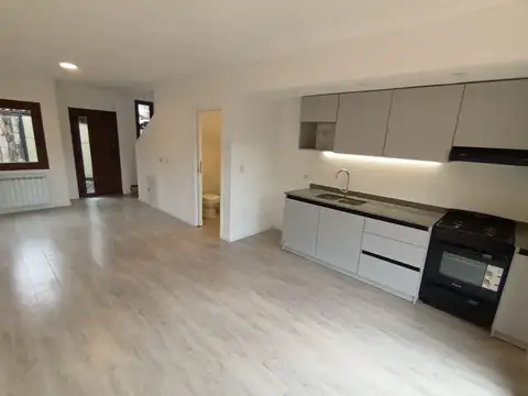 CASA A ESTRENAR DUPLEX CON JARDIN PROPIO BARILOCHE
