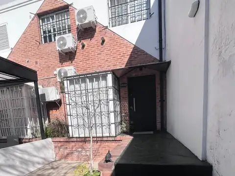 Depto Tipo Casa 4 ambientes con 3 baños