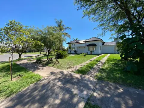 Casa en alquiler - zona Valle Escondido " LOS SOLES"