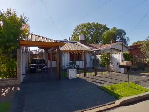 VENTA CASA 4AMB APTO CRED HURLIGHAM PLANTA BAJA