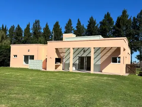 CASA EN VENTA 5 AMBIENTES EN DON JUAQUIN CANNING