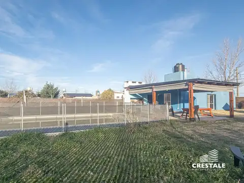 Venta / Permuta - Casa monoambiente con galería, pileta y parrillero - Tierra de Sueños 3, Roldán.