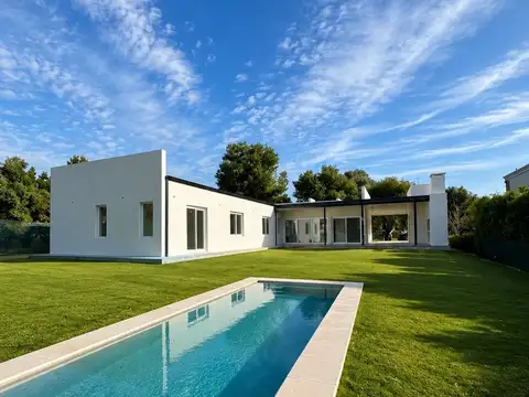 ALQUILER CASA 4 AMB, EN ESTANCIA SMITHFIELD