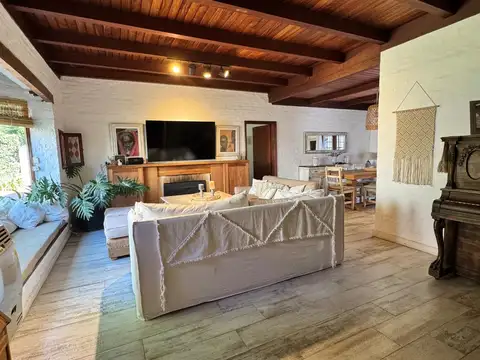 Casa 7 ambientes con 3 baños